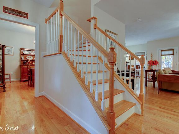 4th image of 1820 Parker Ln
