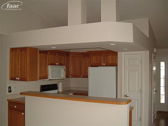 3rd image of 163 Creekwood Cir