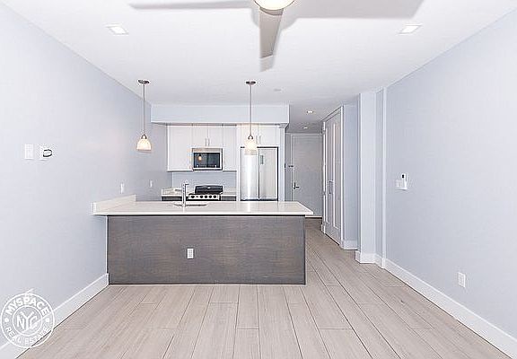 3rd image of 975 Liberty Ave #3A