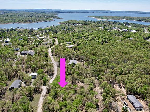 2nd image of 17 Duchess Creek Dr