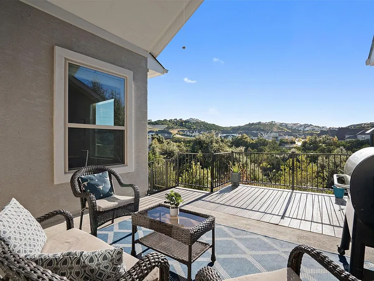 17805 Limestone Spring Ln — Photo 30