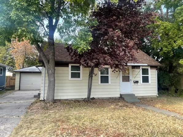817 7th Ave NE, Aberdeen, SD 57401