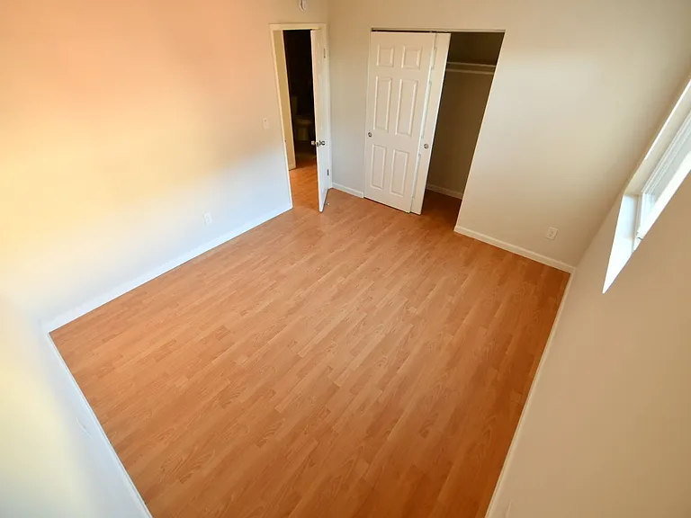 900 Alvarez Ave — Photo 10