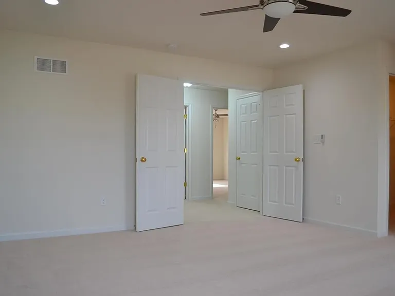 2410 Kilare Ln N — Photo 17