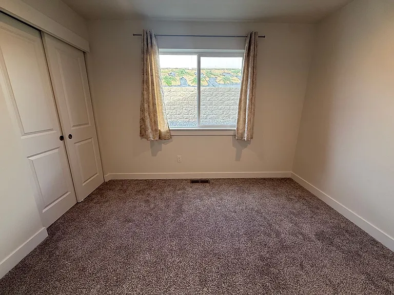 835 N Macaw Ave — Photo 9