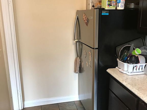 5th image of 1423-35 Martha Washington Dr #303