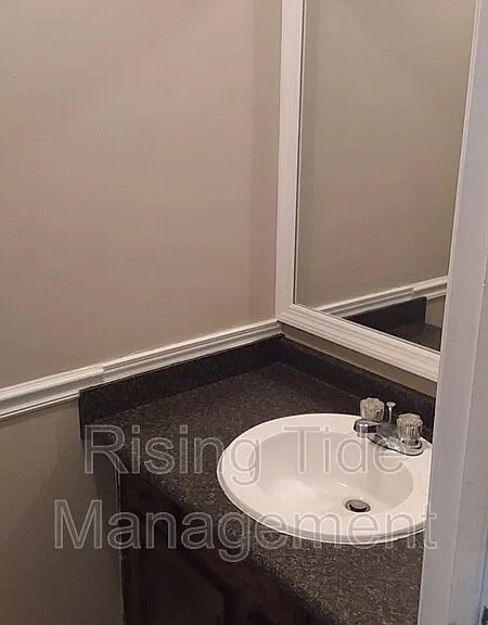 422 Buckingham Cir — Photo 7