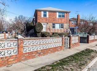 166-03 Willets Point Blvd, Whitestone, NY 11357