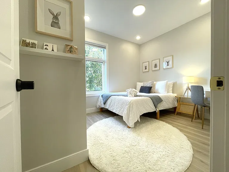 53 1/2 Harvard St #2 — Photo 13