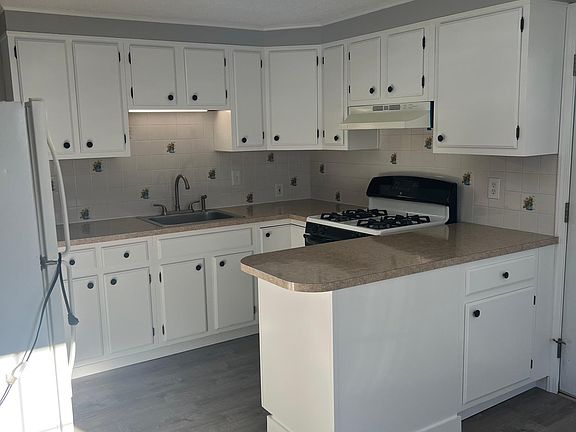 5th image of 476 Linden Ave