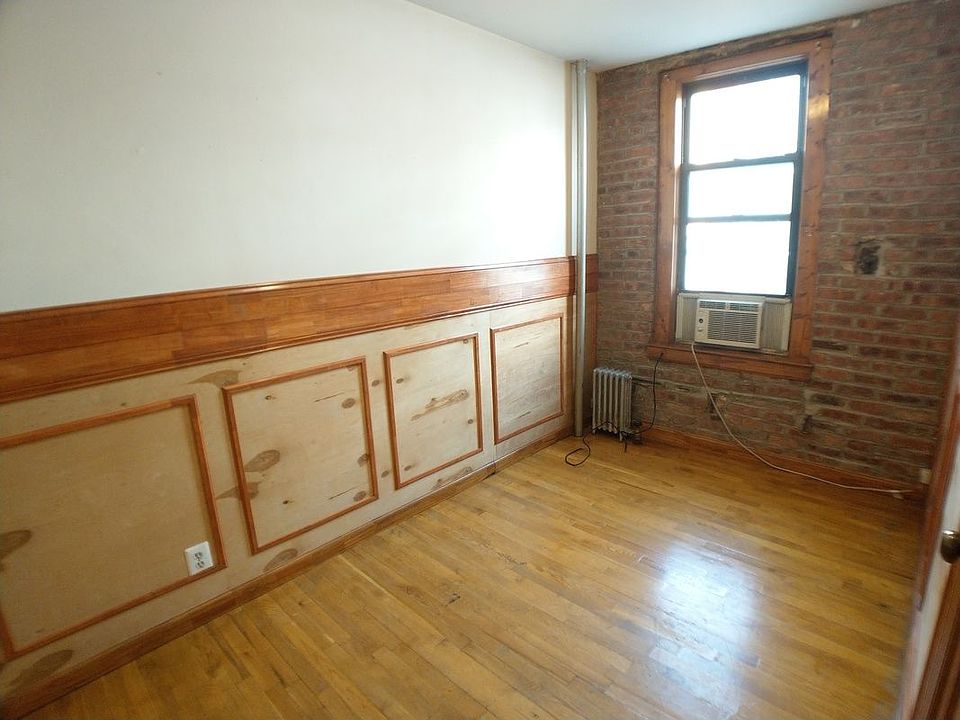 2nd image of 424 E 13th St #312