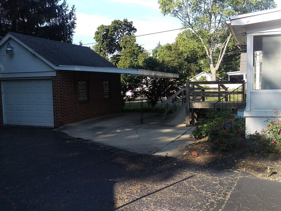 2nd image of 399 Oakland Park Ave