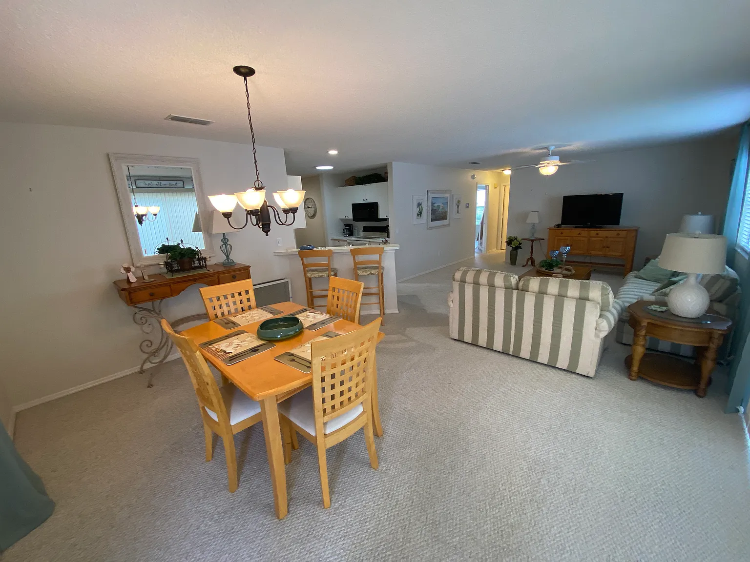 Nice 2 bd 2 bath Home in Alhambra Village — Photo 4
