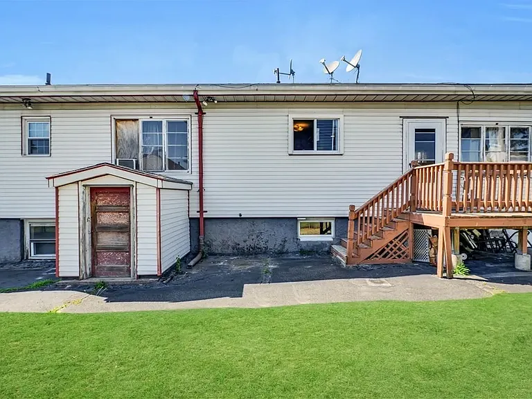 33 Derby Rd #B — Photo 2