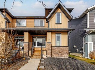 84 S Fireside Way, Cochrane, AB T4C 0R1