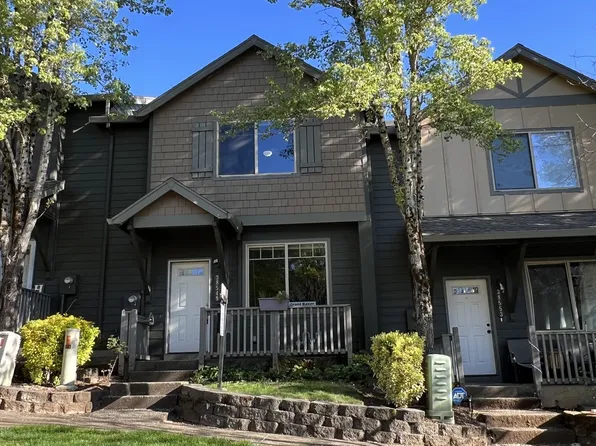38549 Cascadia Village Dr, Sandy, OR 97055