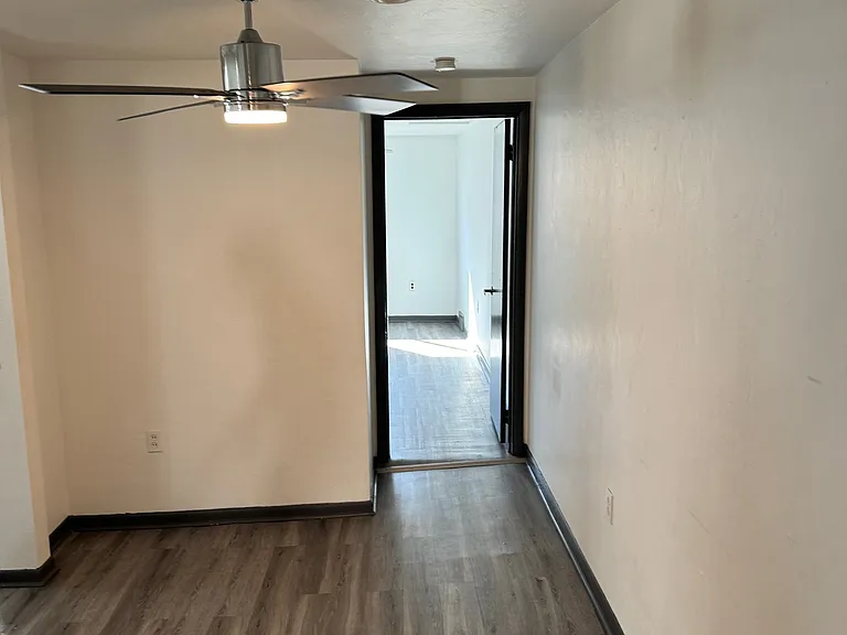 910 Penn St — Photo 2