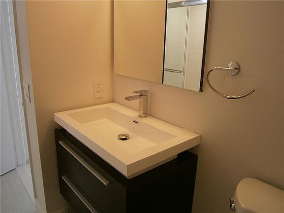 4th image of 3610 Yacht Club Dr APT 1502
