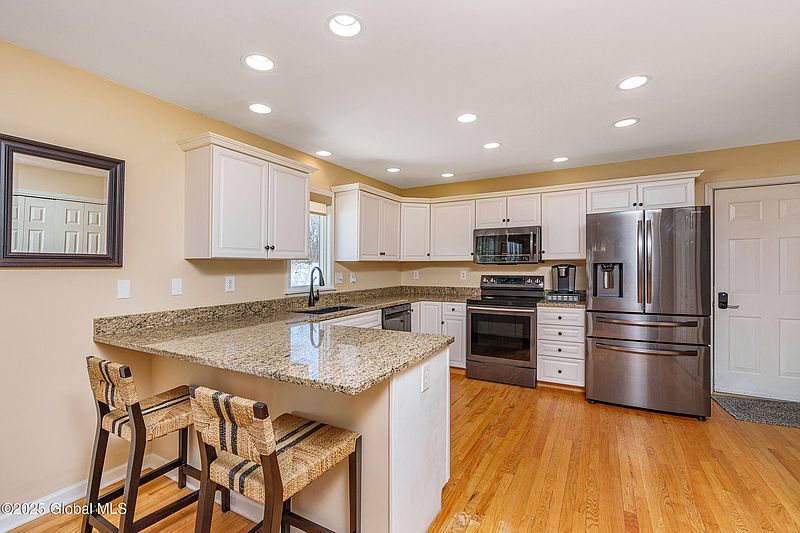 4th image of 204 Concord Hill Drive