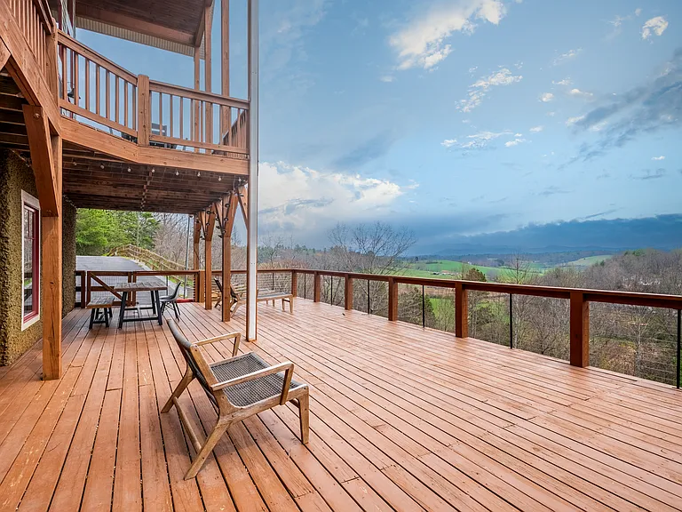 33 Silver Spoon Dr — Photo 1