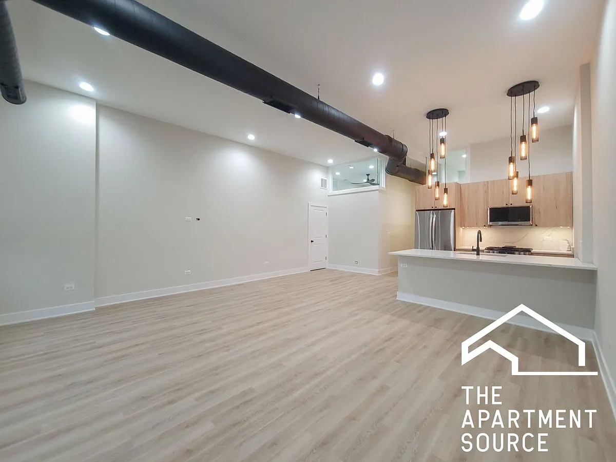 Building Photo - 3830 N Southport Ave #1