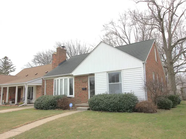 22614 Colony St, Saint Clair Shores, MI 48080