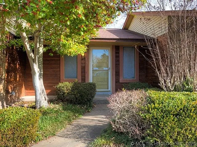 3101 S Poplar Ave — Photo 3