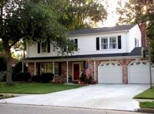 729 Manor Dr, Virginia Beach, VA 23464
