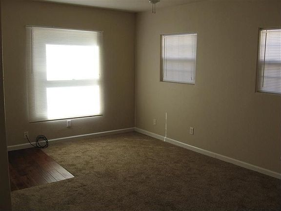 3rd image of 1562 N Calaveras St