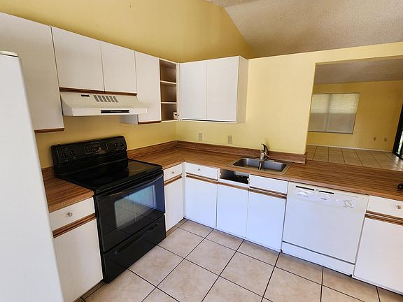 4th image of 13085 Belhaven Court #3