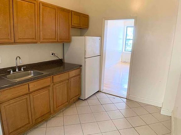 3rd image of 2516 Bedford Ave APT 1B