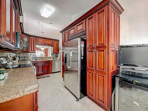 4th image of 6174 Caladium Road