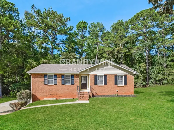 70 Roundup Ct, Ellenwood, GA 30294