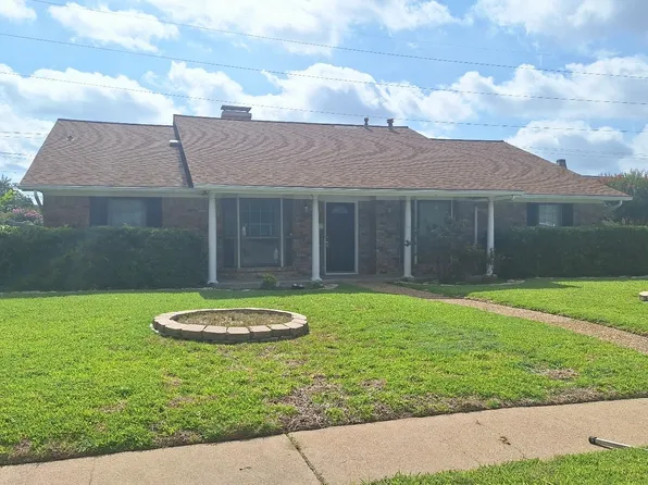 222 Mistletoe Dr, Richardson, TX 75081