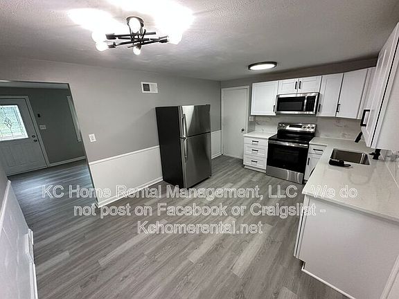 4th image of 11636 W 68th Ter