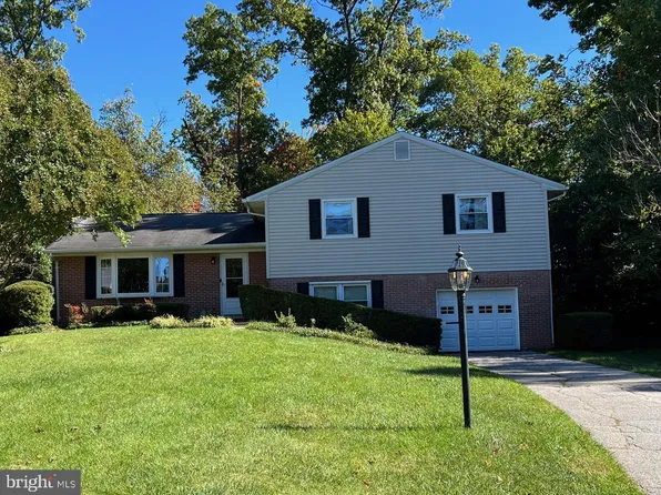 207 Lynncrest Ct, Lutherville Timonium, MD 21093