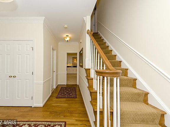 3rd image of 204 N Underwood St