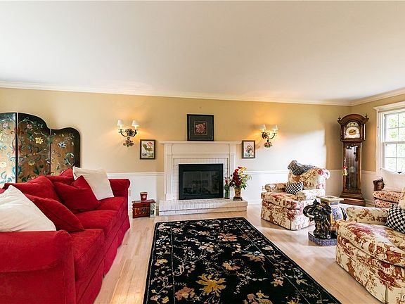 5th image of 8376 Vassar Dr
