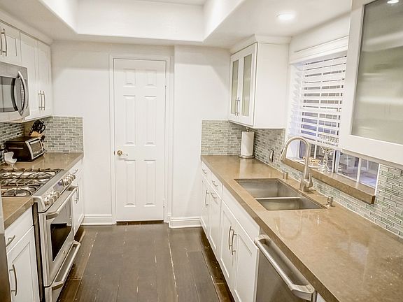 4th image of 4259 Fulton Ave APT 102