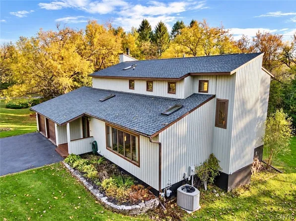 7801 Clearwater Cir, Manlius, NY 13104