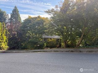 906 109th Ave SE, Bellevue, WA
