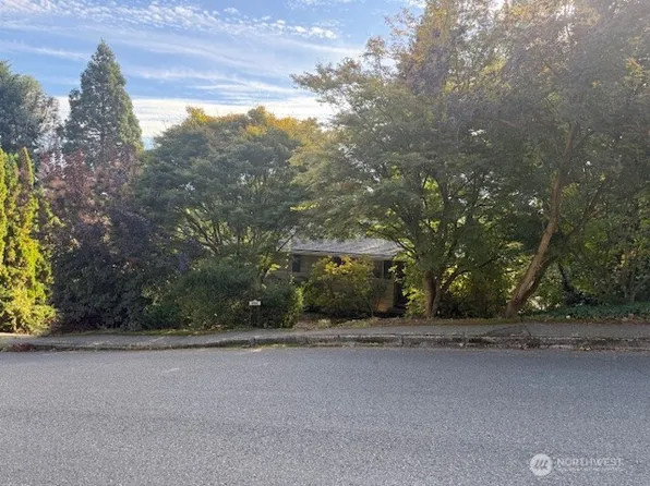 906 109th Avenue SE, Bellevue, WA 98004