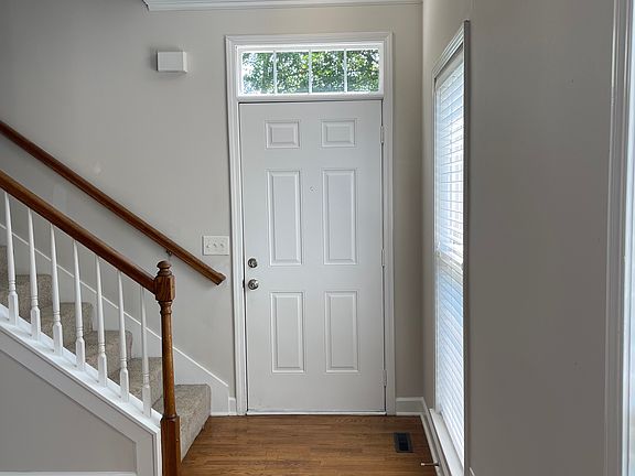 4th image of 407 Newport Meadows Cir
