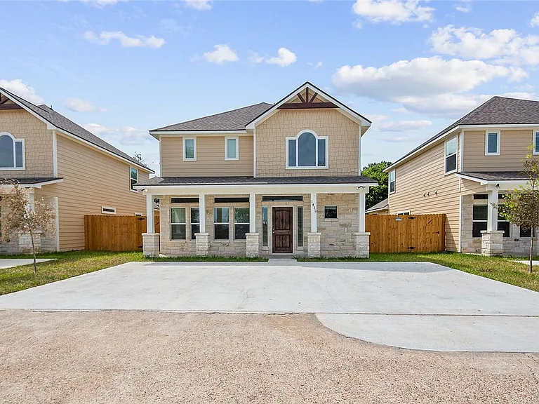 1410 Holleman Dr — Photo 26