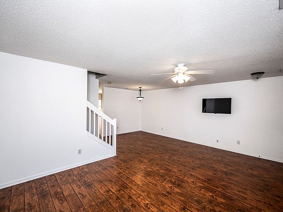 4th image of 7126 Bidford Ct