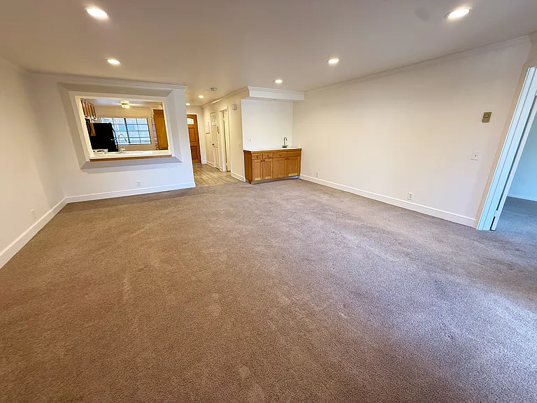 8880 Villa La Jolla Dr #214 — Photo 5