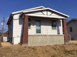 5443 Sunshine Dr, Saint Louis, MO 63109
