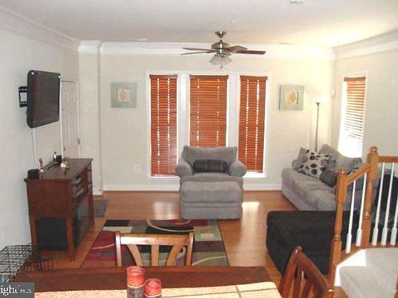 3rd image of 2349 Brookmoor Ln