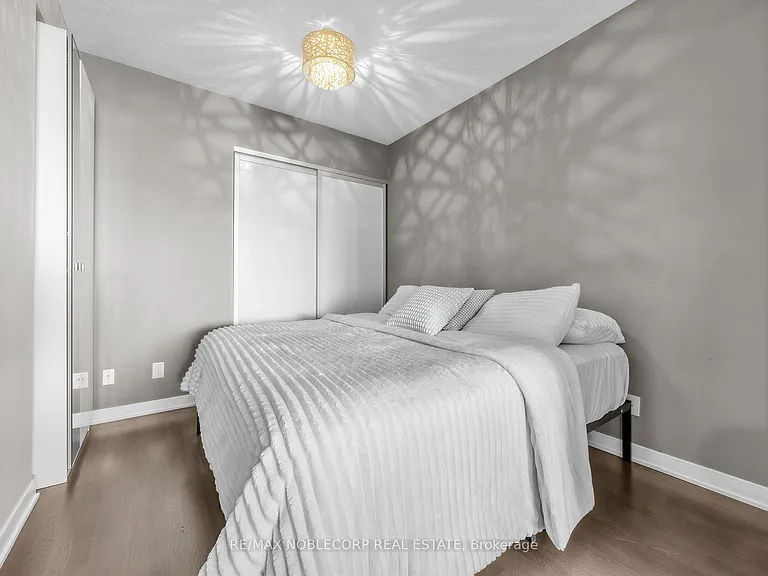 88 Park Lawn Rd #2212 — Photo 10