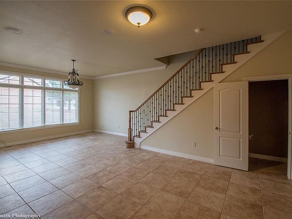 4th image of 2641 Everest Ave